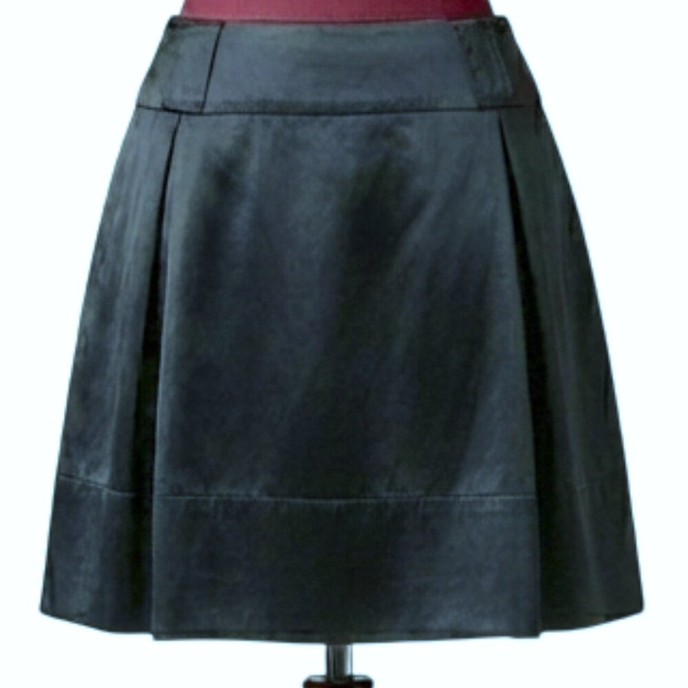 MOON COLLECTION - Black short mini A-line Inverted pleated skirt - medium
